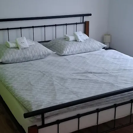 Fox 12 Apartman
